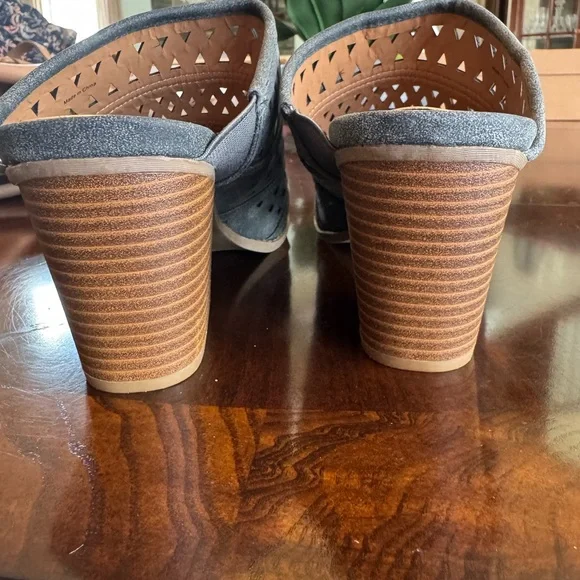 Gray Women's Slip-On Shoes - Picture 4 of 8